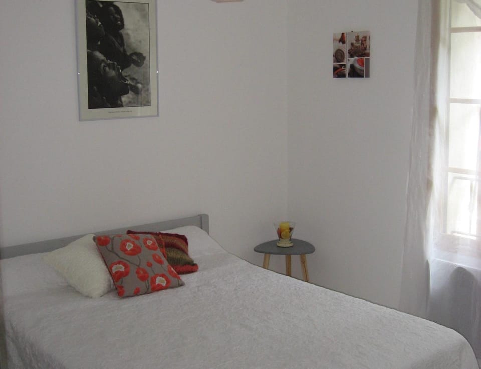 Joli T2 1er etage ancienne bergerie Apartment in La Seyne-sur-Mer