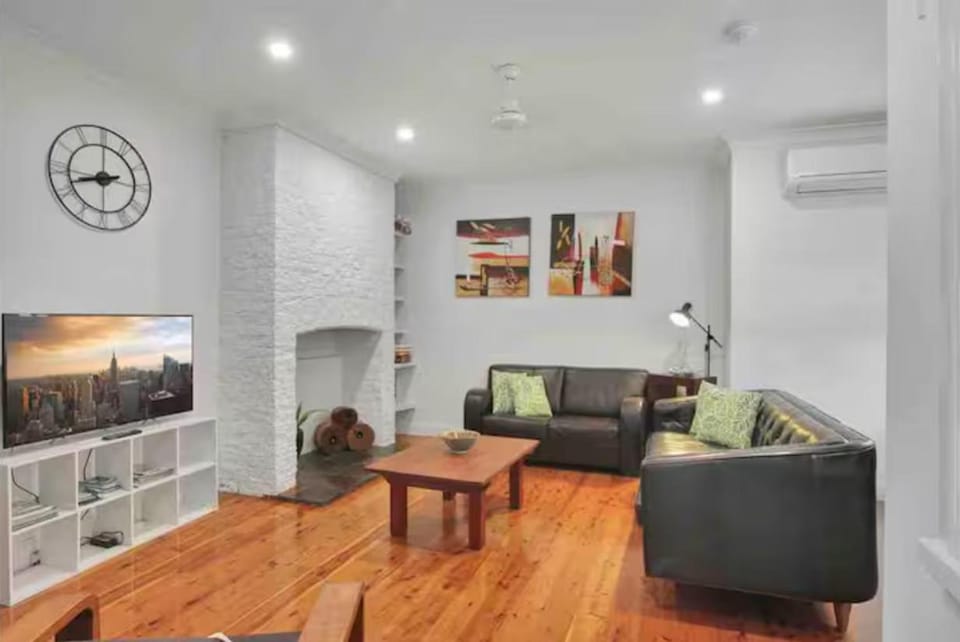 4 bedroom house - Walk to Southbank House in Brisbane