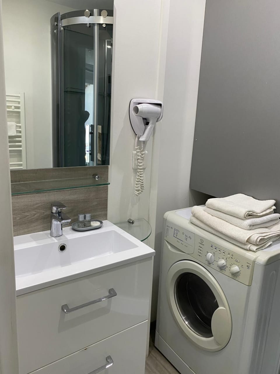 Intérieurs-Cour Apartment in Nice