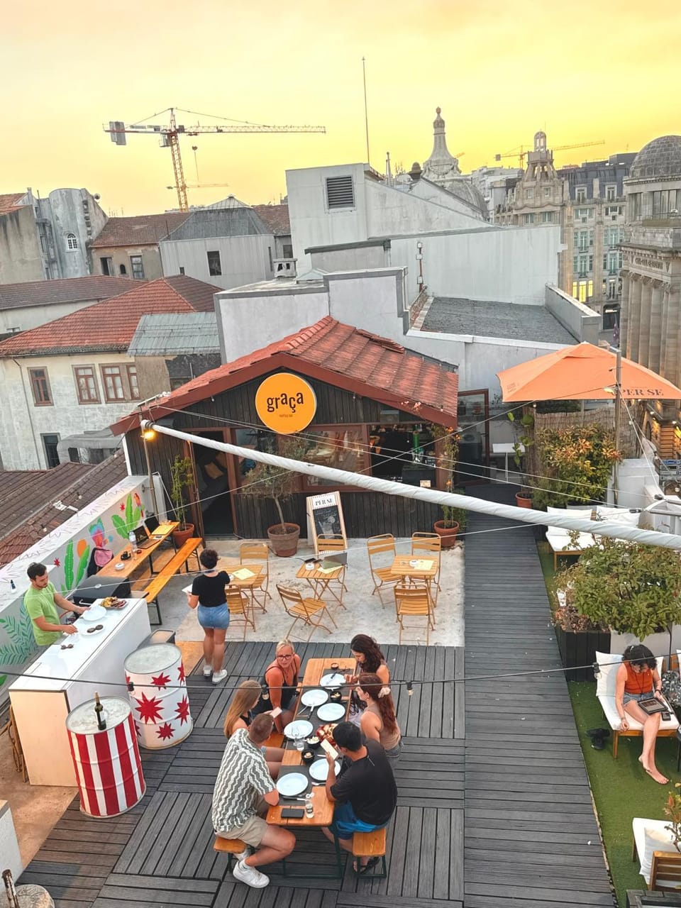 View (from property/room), Balcony/Terrace, Lounge or bar, Food and drinks, Evening entertainment, City view, Drinks, Alcoholic drinks, Sunset