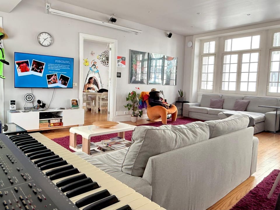 Communal lounge/ TV room, TV and multimedia, Living room, Lobby or reception, Seating area, Entertainment