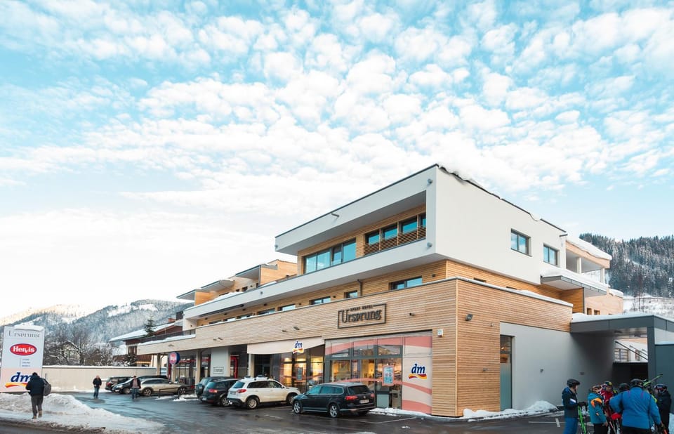Property building, Facade/entrance