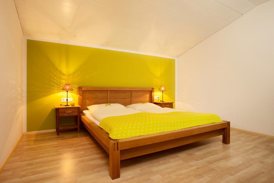Bed, Photo of the whole room, Decorative detail, Bedroom