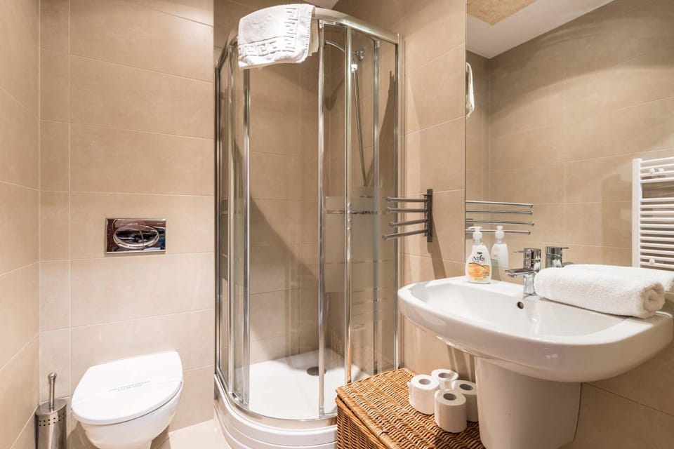 Shower, Toilet, Bathroom
