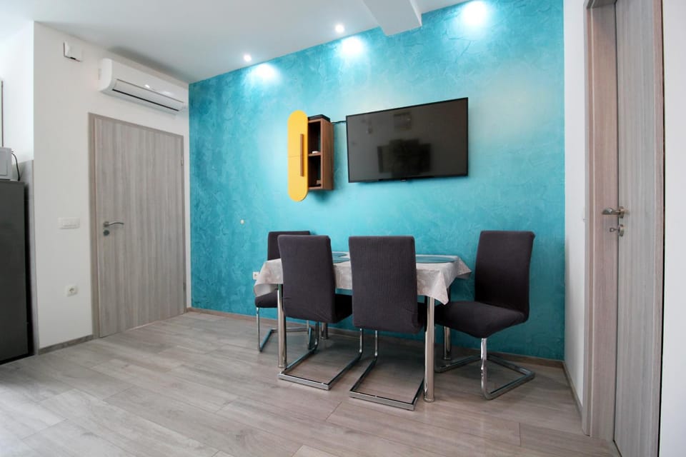TV and multimedia, Dining area