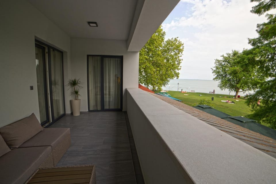 Patio, View (from property/room), Balcony/Terrace