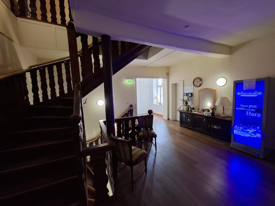 Seating area, internet, minibar