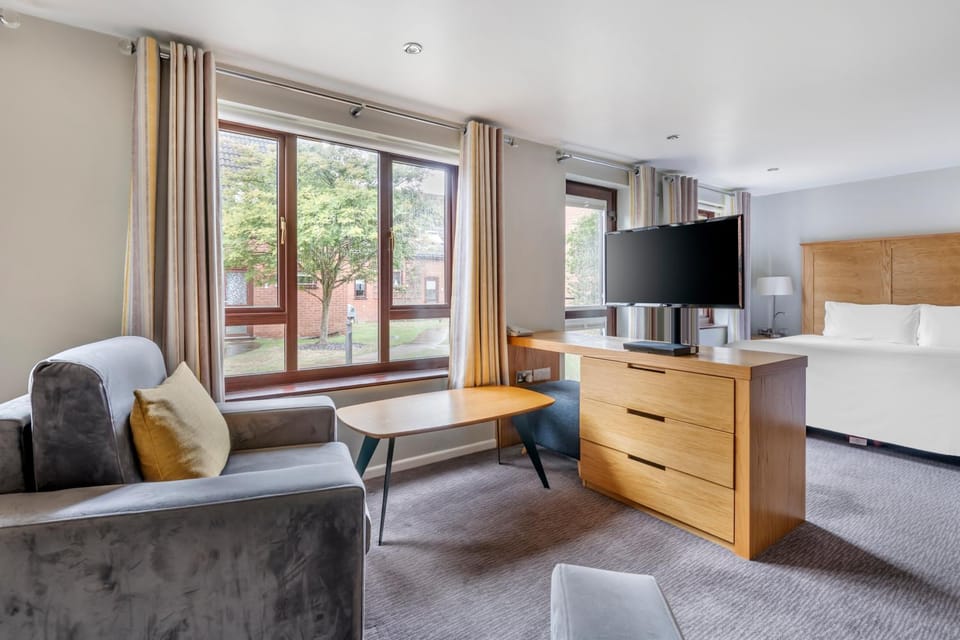 Living room, Bedroom