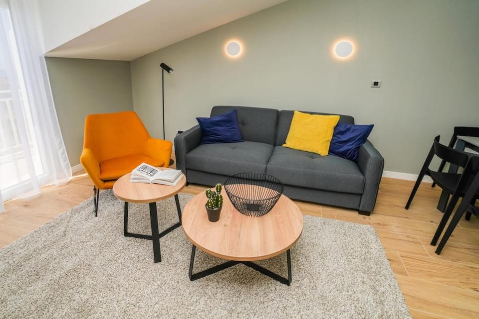 Living room, Seating area