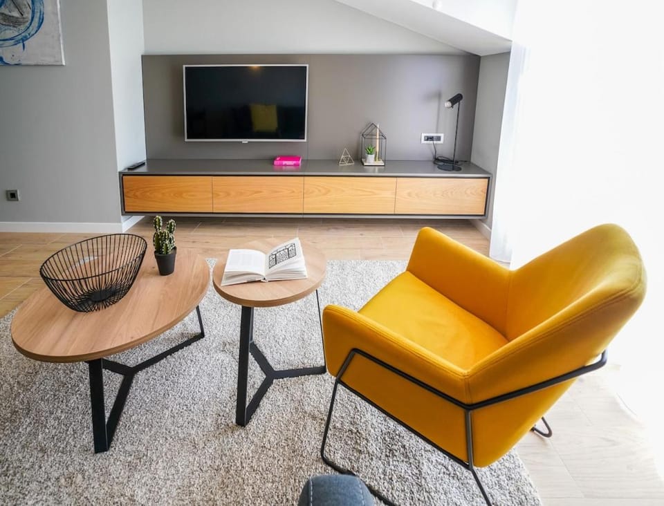 TV and multimedia, Living room, Seating area