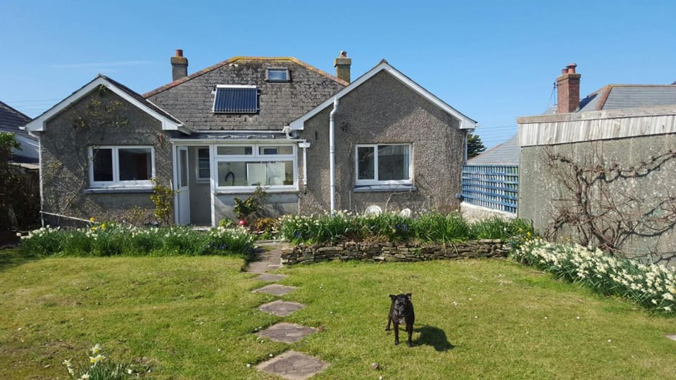 Facade/entrance, Garden, Pets