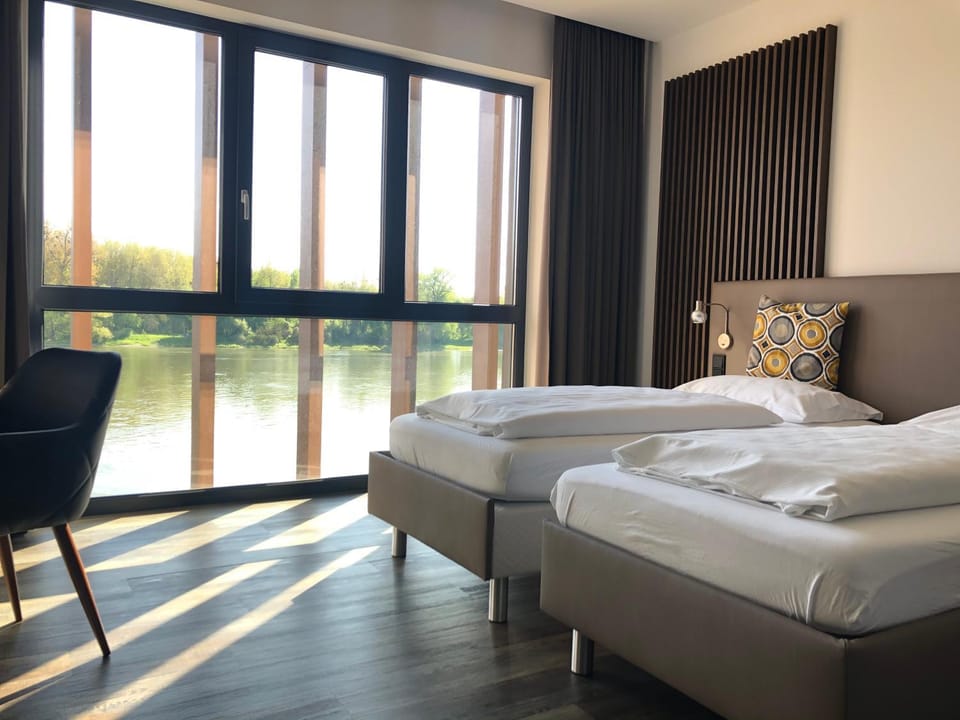 View (from property/room), Photo of the whole room, Bedroom