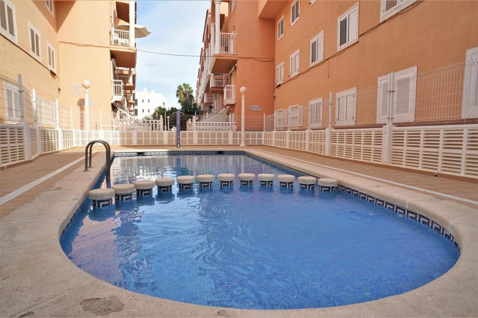 Swimming pool, Swimming pool