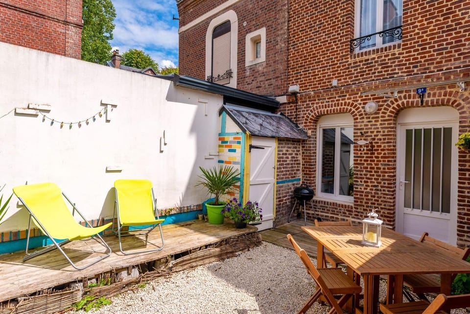 Property building, Patio