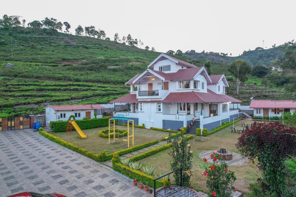 Property building, Day, Garden, Garden view