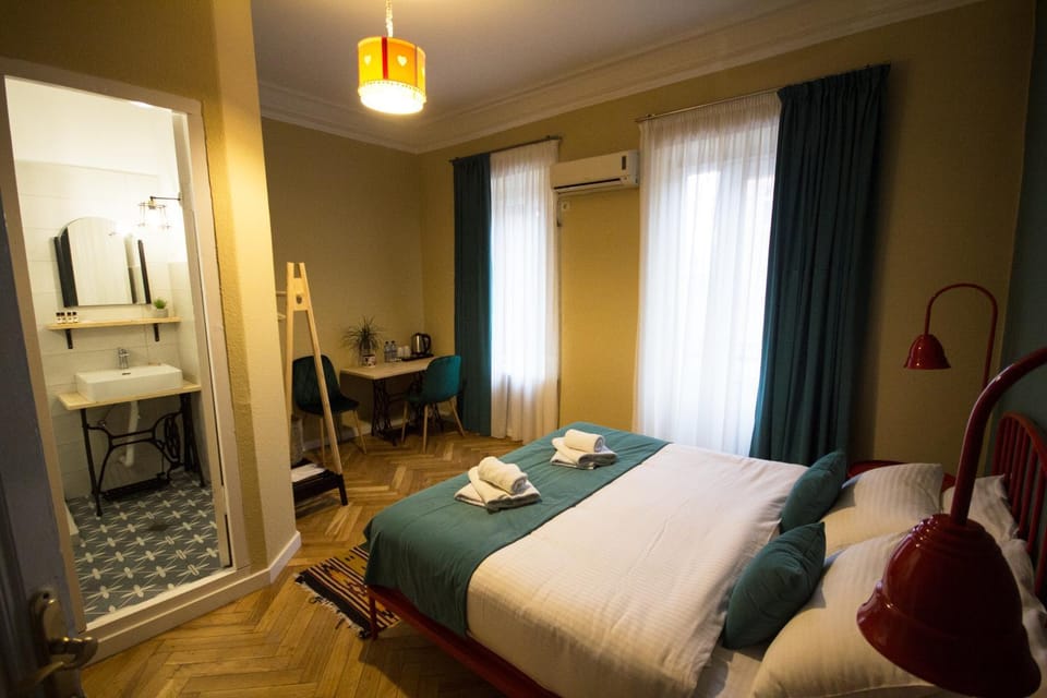Bed, Photo of the whole room, Bedroom, hair dresser, towels