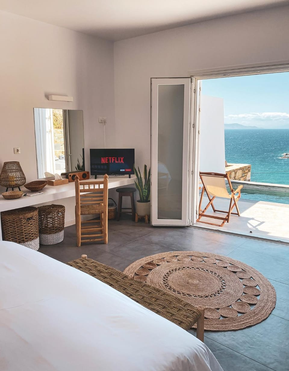 View (from property/room), Photo of the whole room, Seating area, Bedroom, Sea view