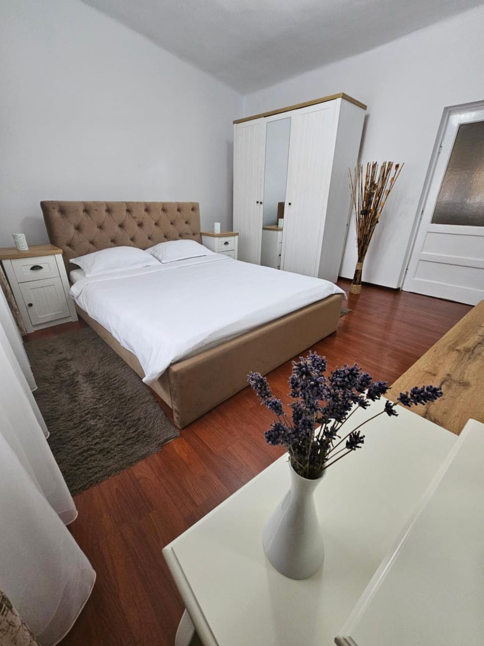 Seating area, Bedroom