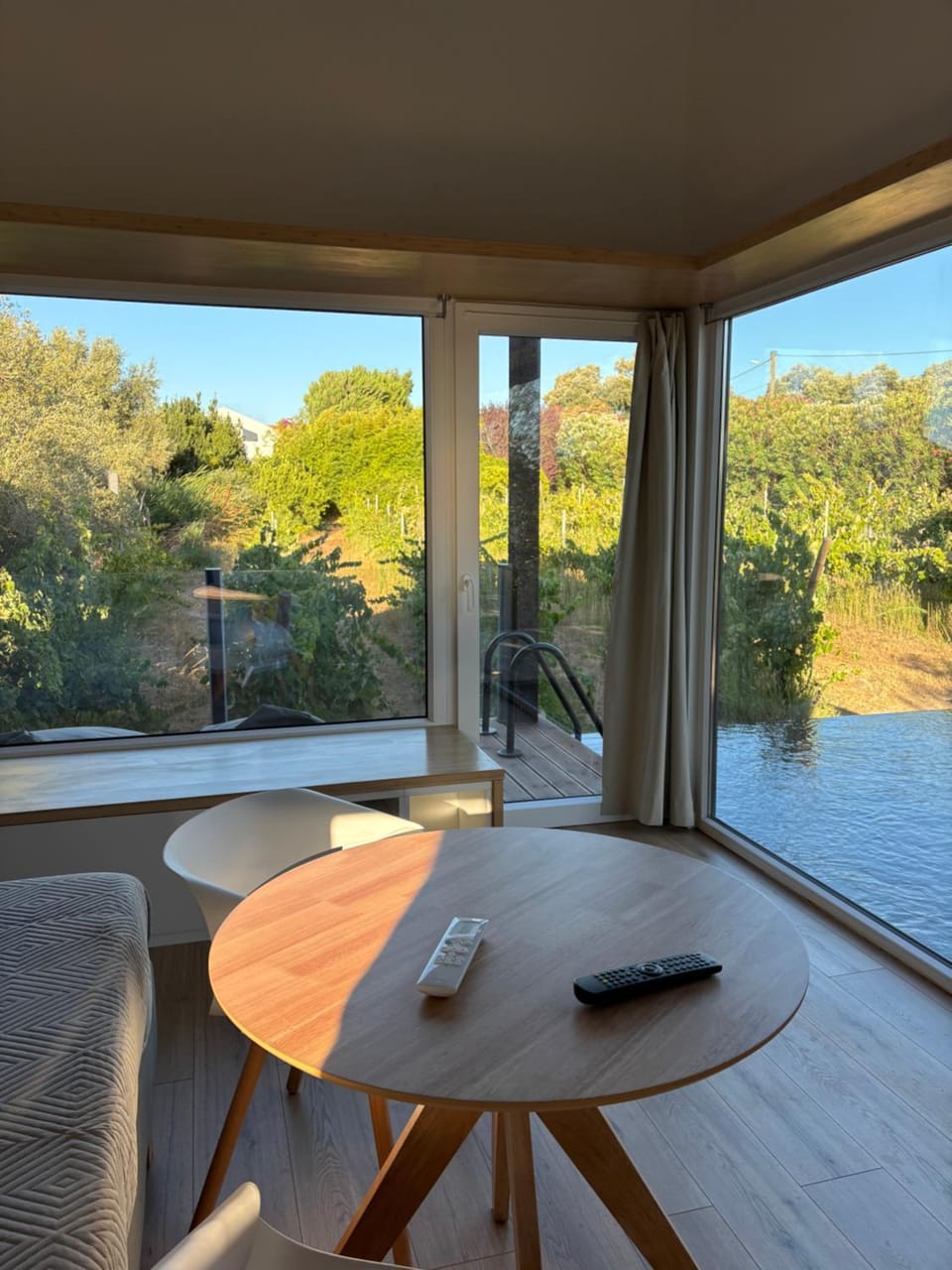 Natural landscape, View (from property/room), Dining area