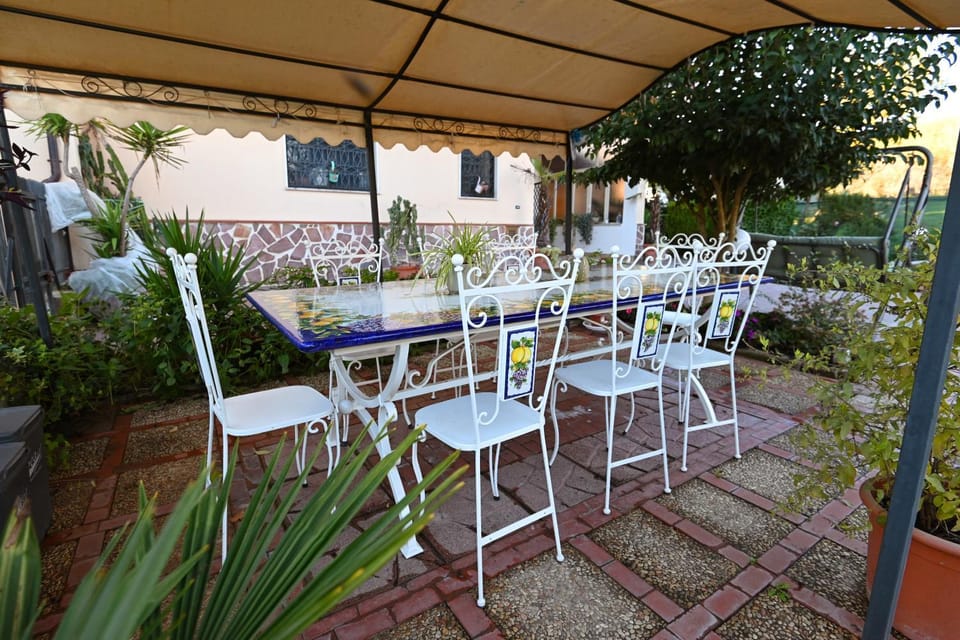 Garden, Breakfast