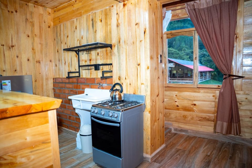 Fundo Hassinger Nature lodge in Oxapampa