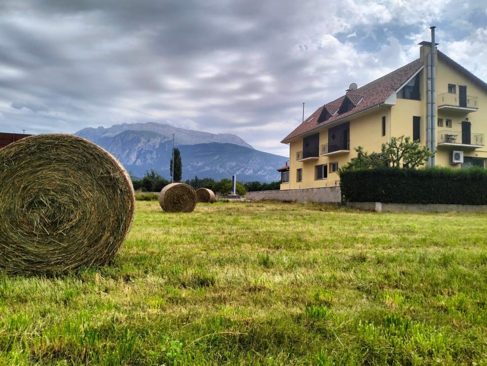 Property building, Day, Mountain view
