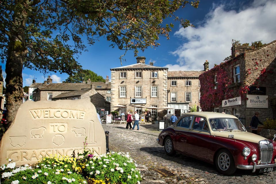 Day, Property logo or sign