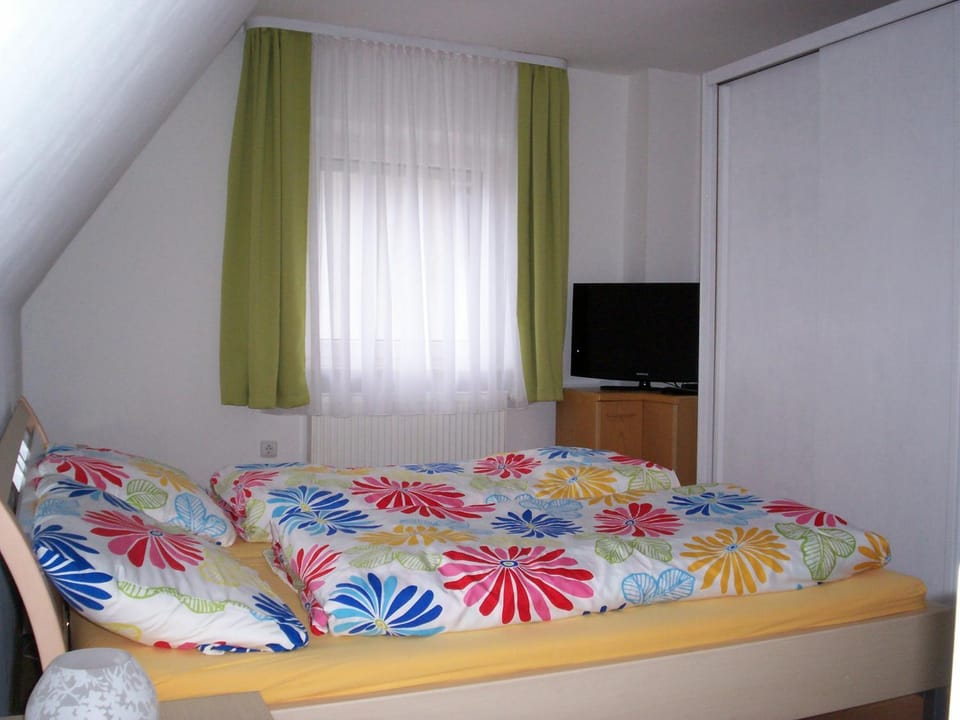 Photo of the whole room, Decorative detail, Bedroom