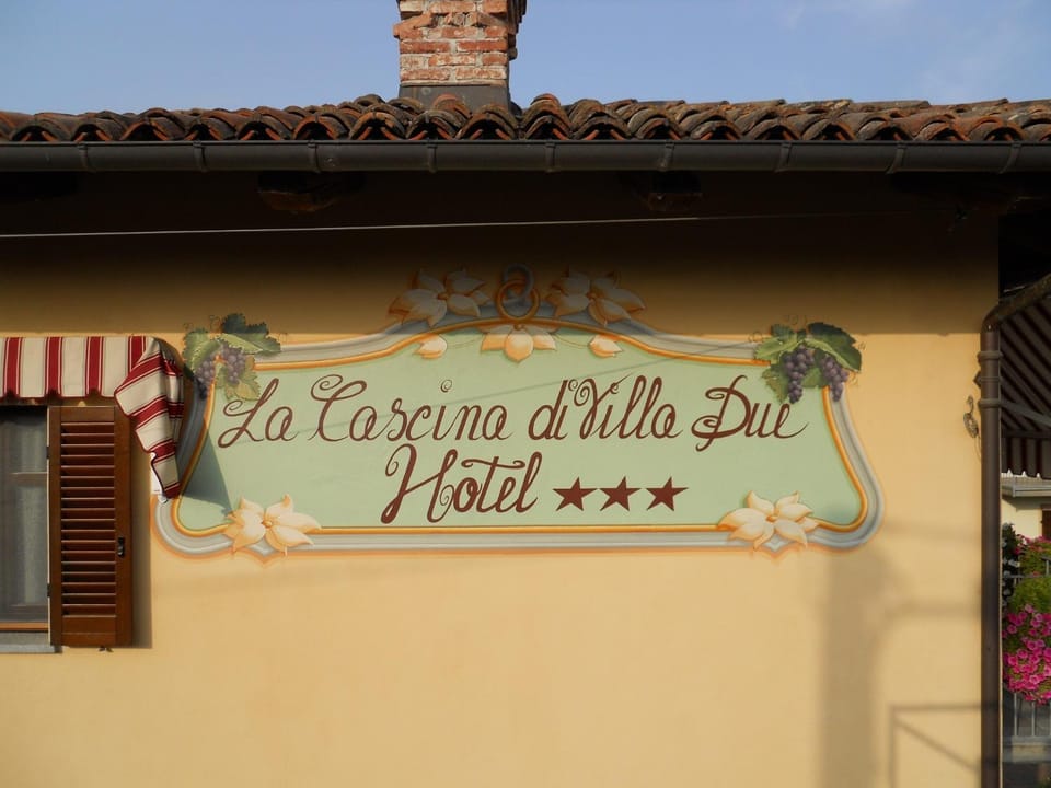 Facade/entrance, Property logo or sign, Decorative detail