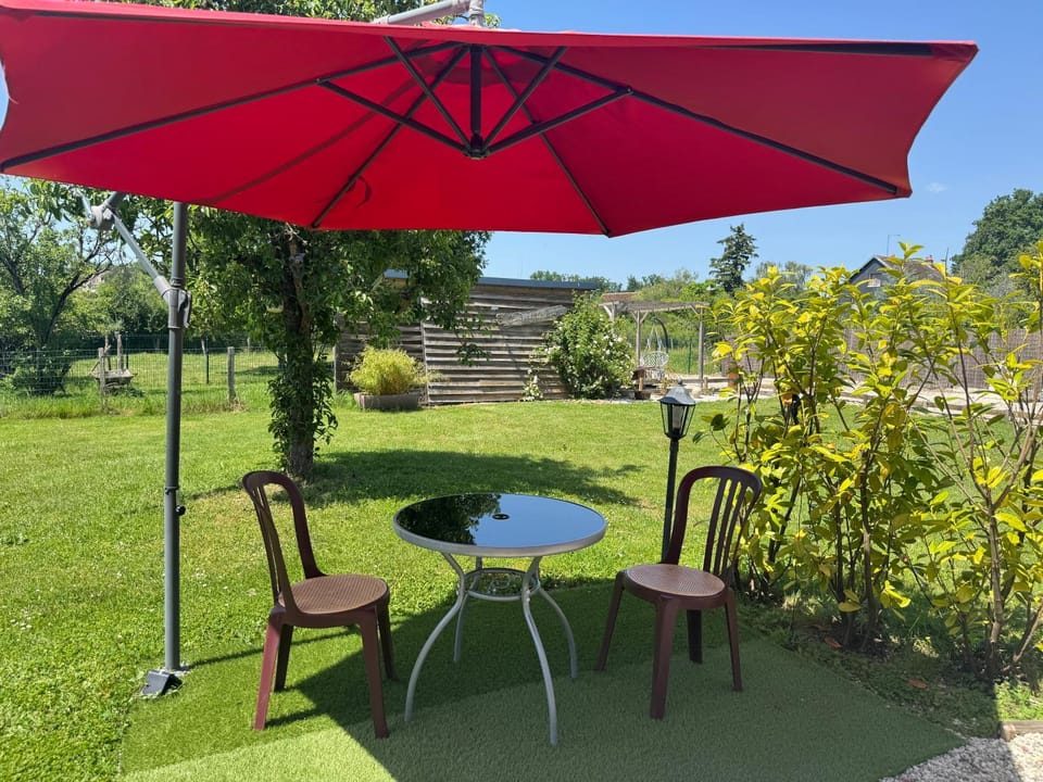 " Domaine des chevrettes roulotte romantique" Chalet in Centre-Val de Loire