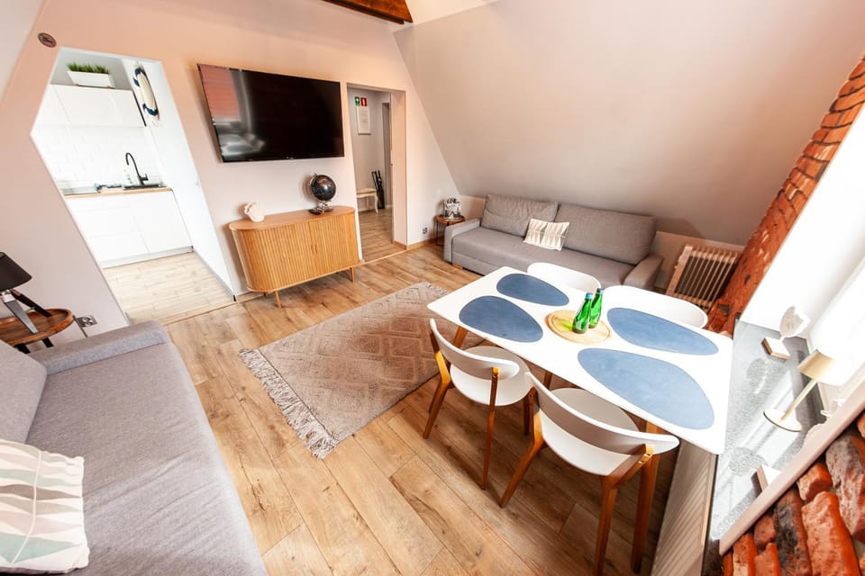 Communal lounge/ TV room, TV and multimedia, Living room, Seating area