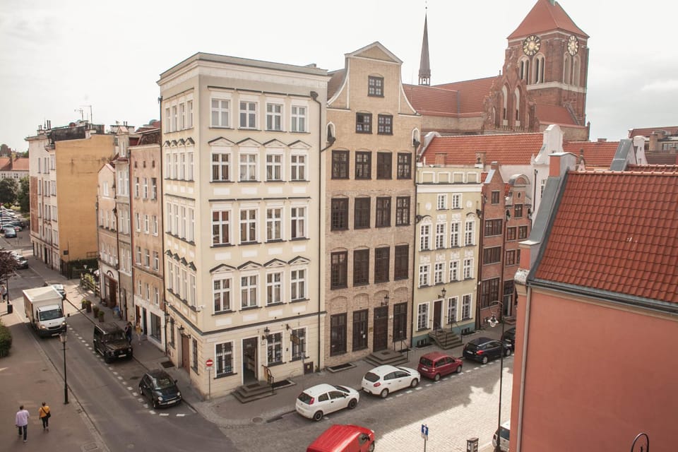 Off site, View (from property/room), On site, City view, Street view