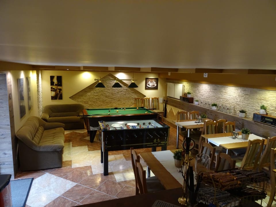 Lounge or bar