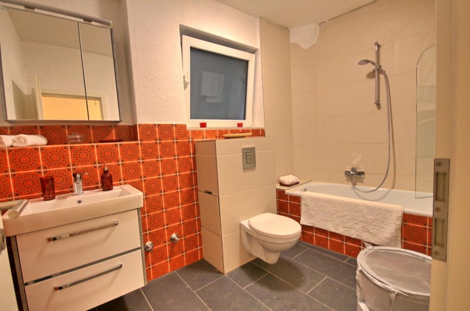 Bathroom, Photo of the whole room