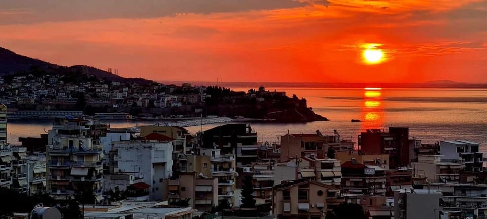 Natural landscape, View (from property/room), City view, Mountain view, Sea view, Sunrise