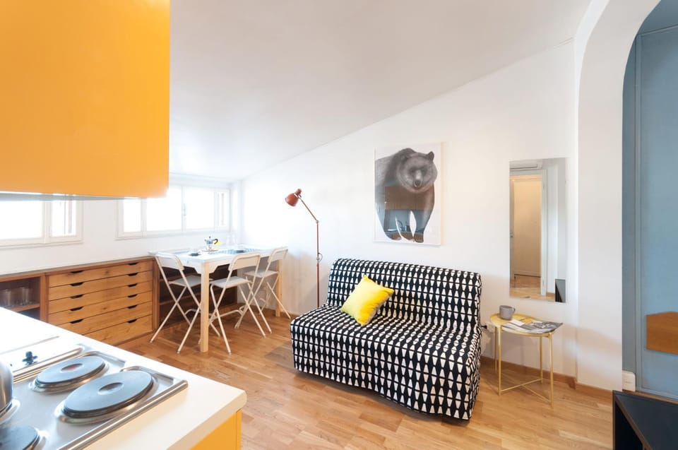 Kitchen or kitchenette, Living room, Dining area, Bedroom