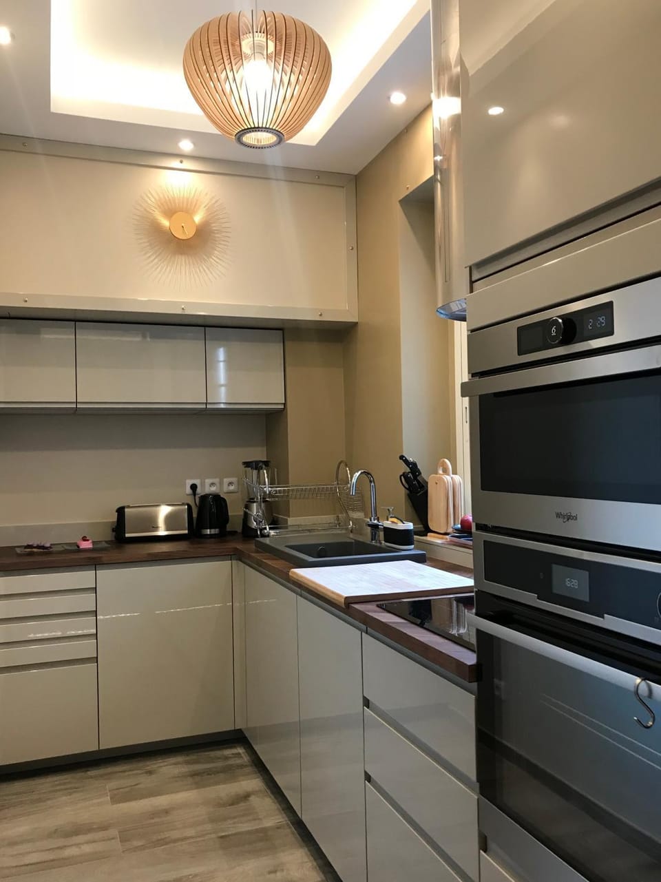 Coffee/tea facilities, Kitchen or kitchenette, Dining area