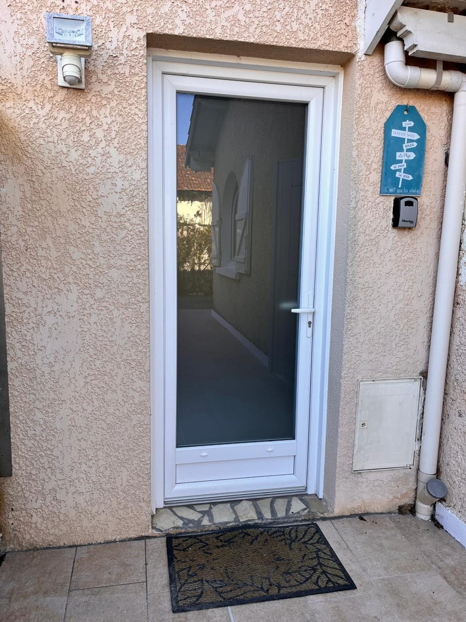 Facade/entrance