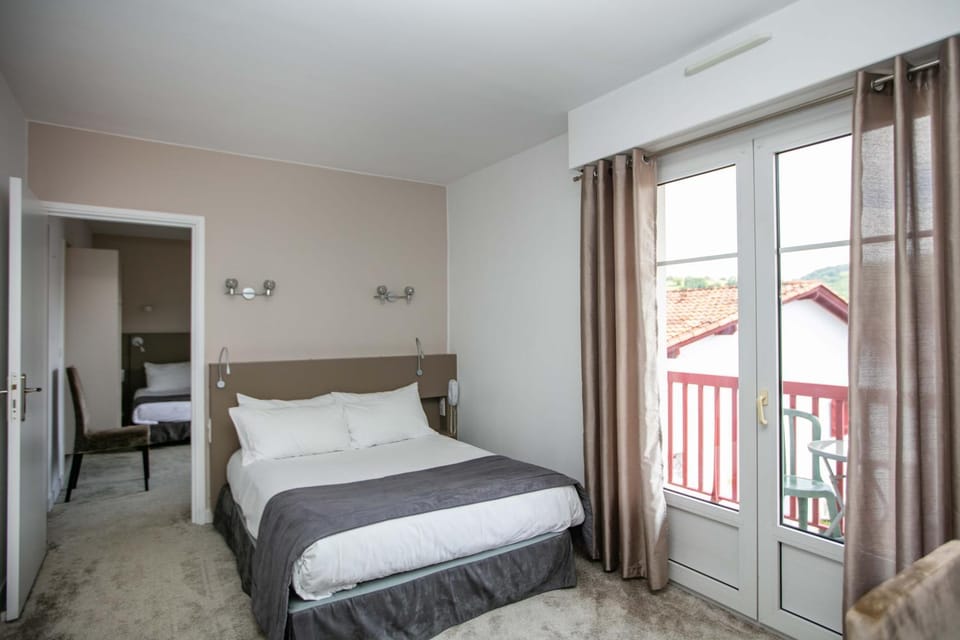 Hotel Restaurant Bonnet Hotel in French Basque Country