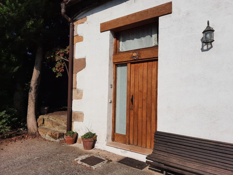 Facade/entrance, Animals, Pets, Pets