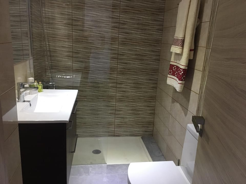 Shower, Toilet, Bathroom