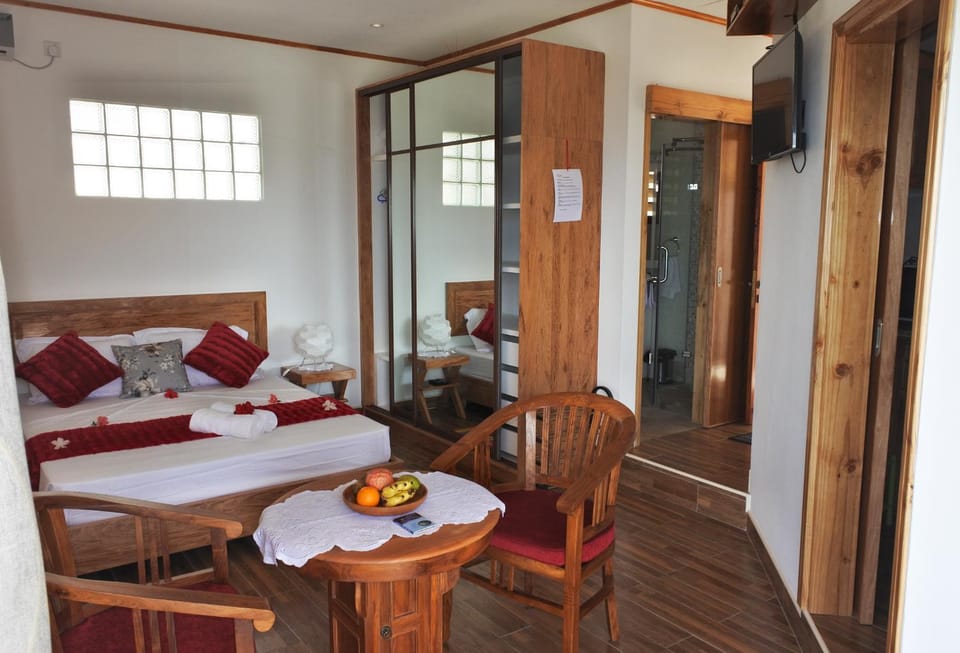 Living room, Bedroom