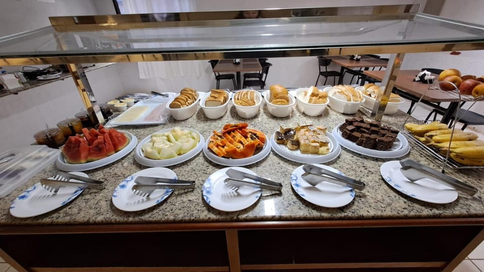 Food and drinks, Food, Breakfast, Continental breakfast, Buffet breakfast