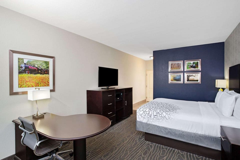 Photo of the whole room, On site