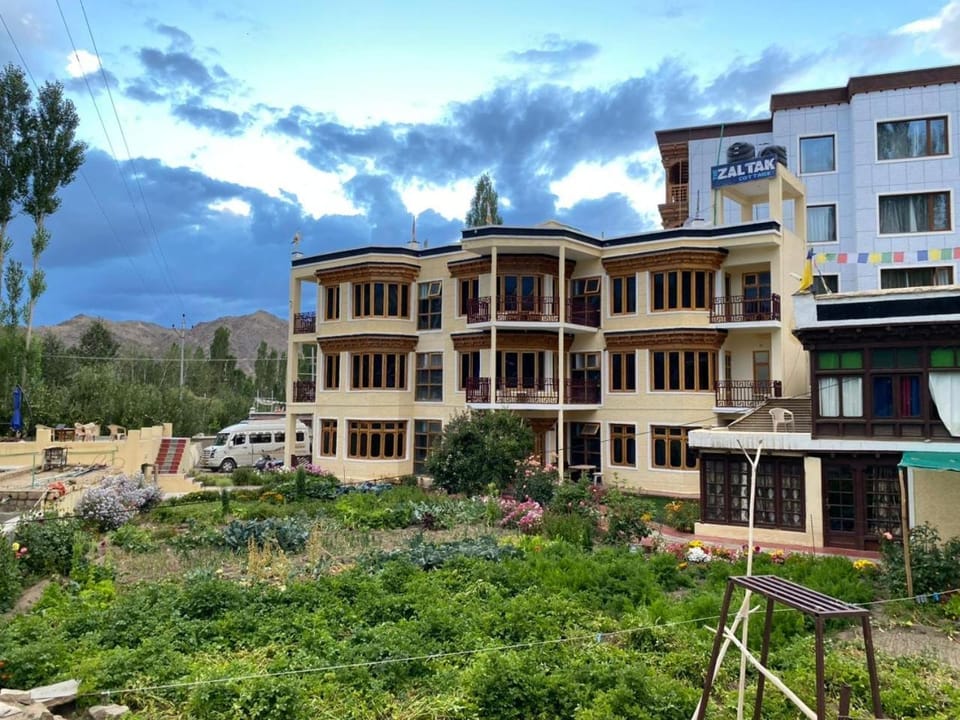Property building, Garden, Garden view, Mountain view