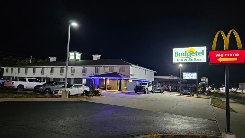 Budgetel inn & Suites Hotel in Ozark Mountains