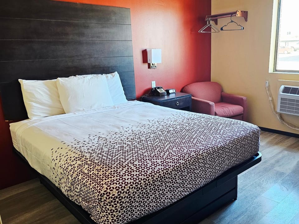 Budgetel inn & Suites Hotel in Ozark Mountains