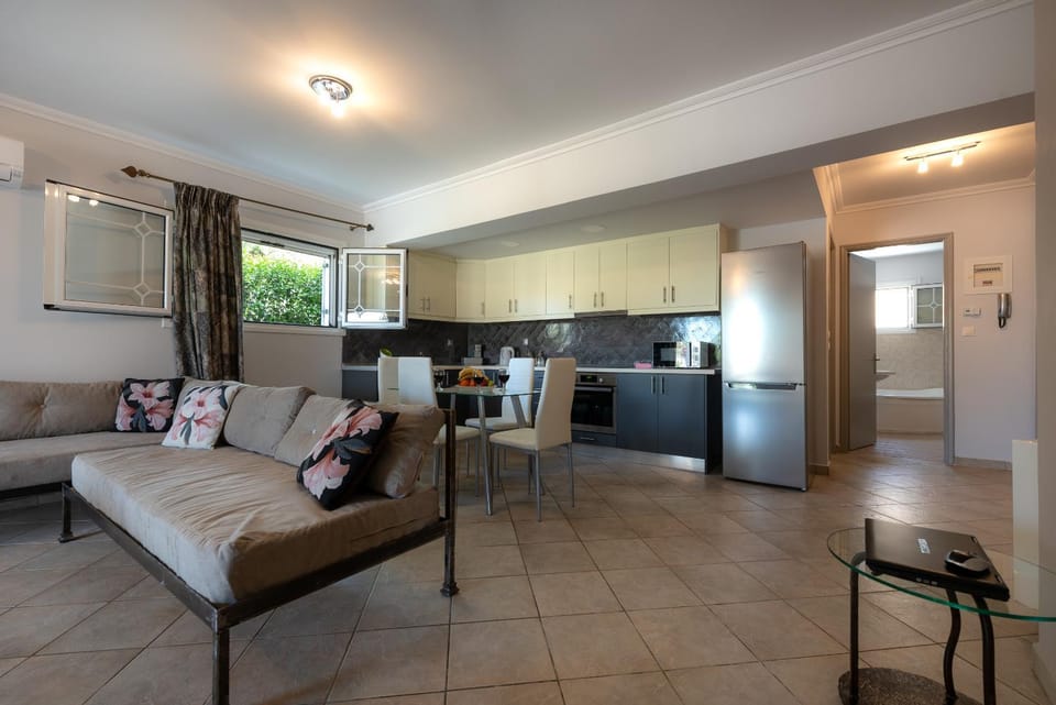 Kitchen or kitchenette, Living room, Dining area