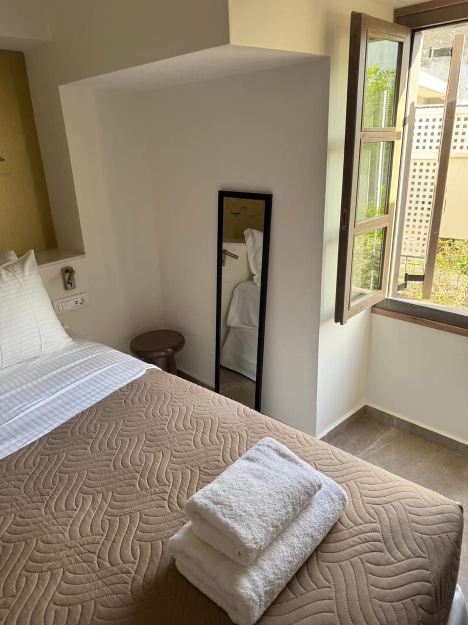 Sea Path VI old town luxury Appartment steps to beach Apartment in Rethymno