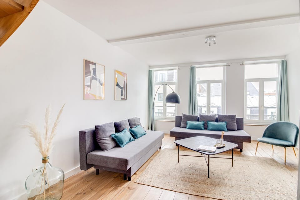 Communal lounge/ TV room, Living room, Seating area